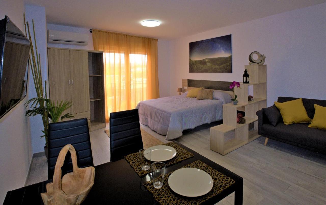 Gegant De Pedra Apartaments Adzaneta Exterior foto