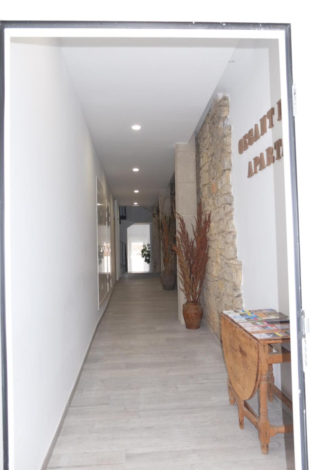Gegant De Pedra Apartaments Adzaneta Exterior foto