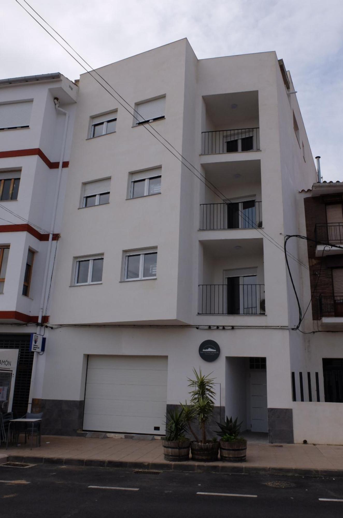 Gegant De Pedra Apartaments Adzaneta Exterior foto